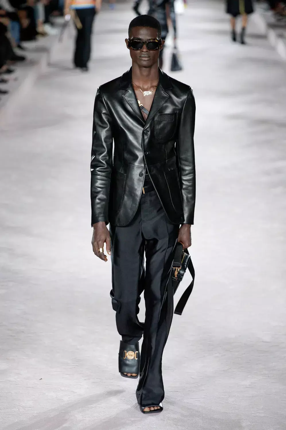 Versace RTW بهار 2022 میلان 8796_6