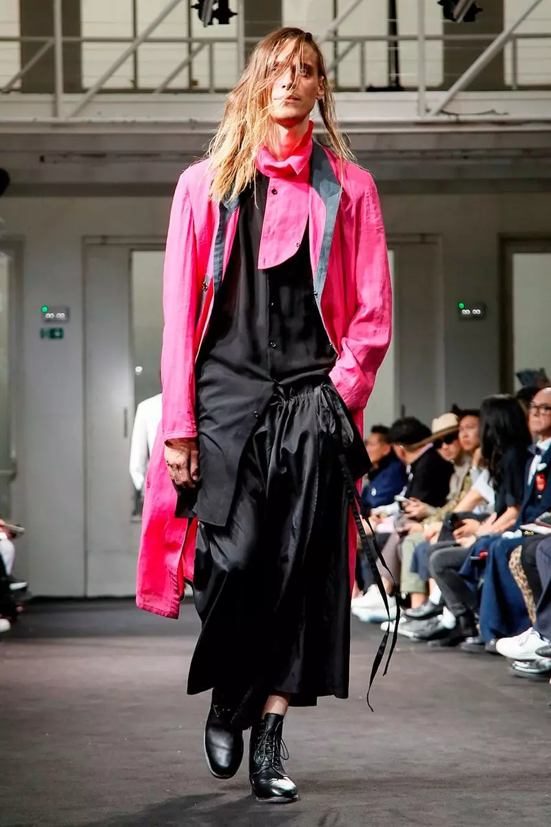 Yohji Yamamoto uwe ndị nwoke na-eyi oge opupu ihe ubi 2019 Paris14