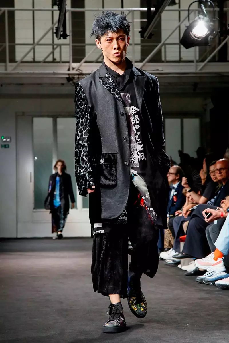 Yohji Yamamoto vīriešu apģērbi 2019. gada pavasara vasarai Parīzē27