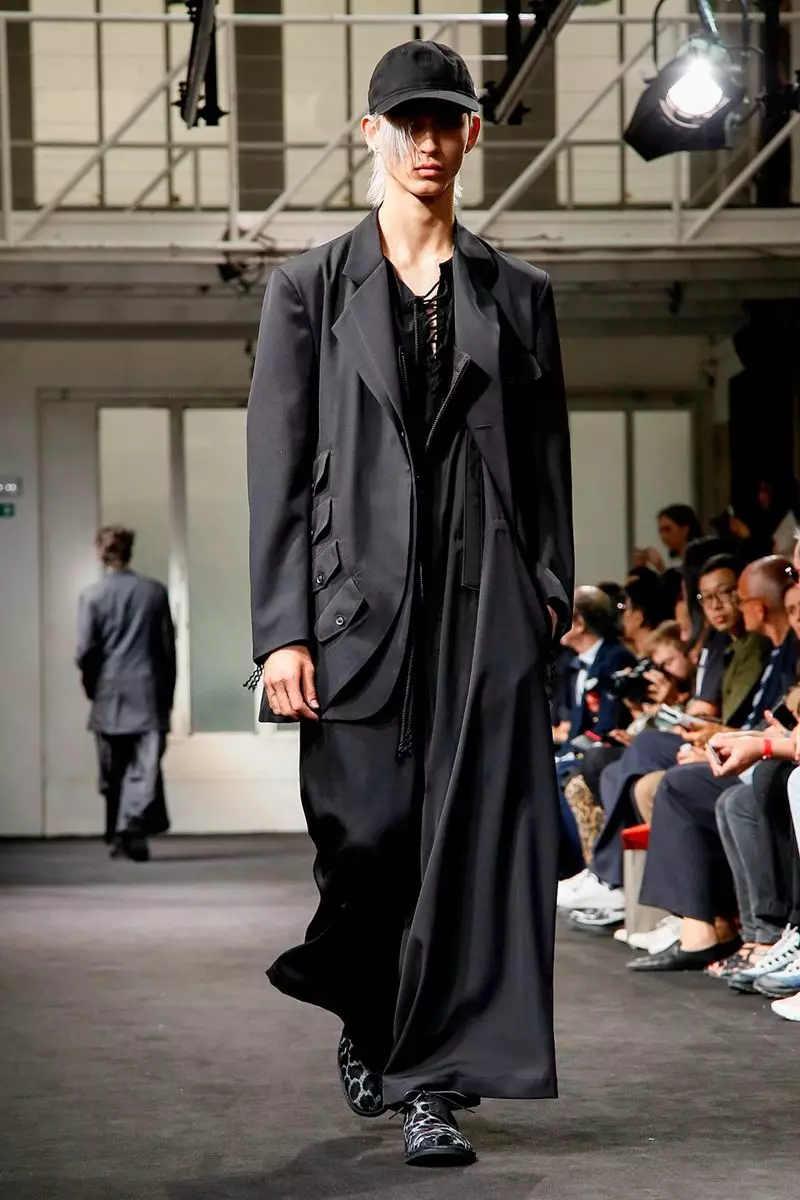 Yohji Yamamoto vīriešu apģērbi, 2019. gada pavasara vasara, Parīze3