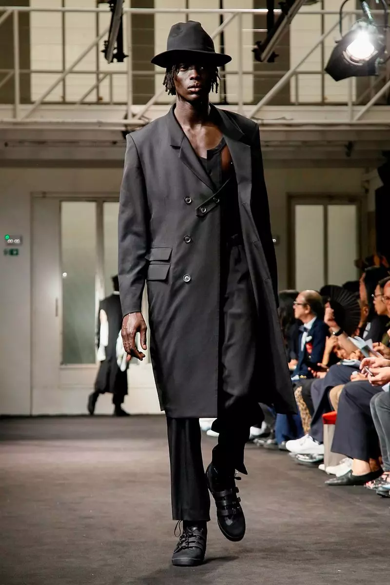 Yohji Yamamoto בגדי גברים אביב קיץ 2019 פריז6