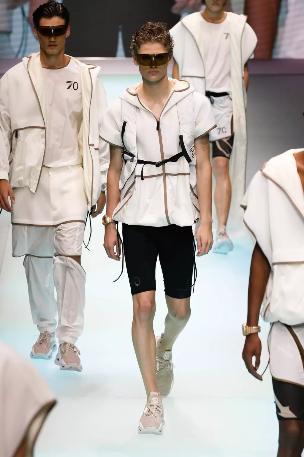 Emporio Armani tilbúinn til að klæðast vorið 2022 8808_18