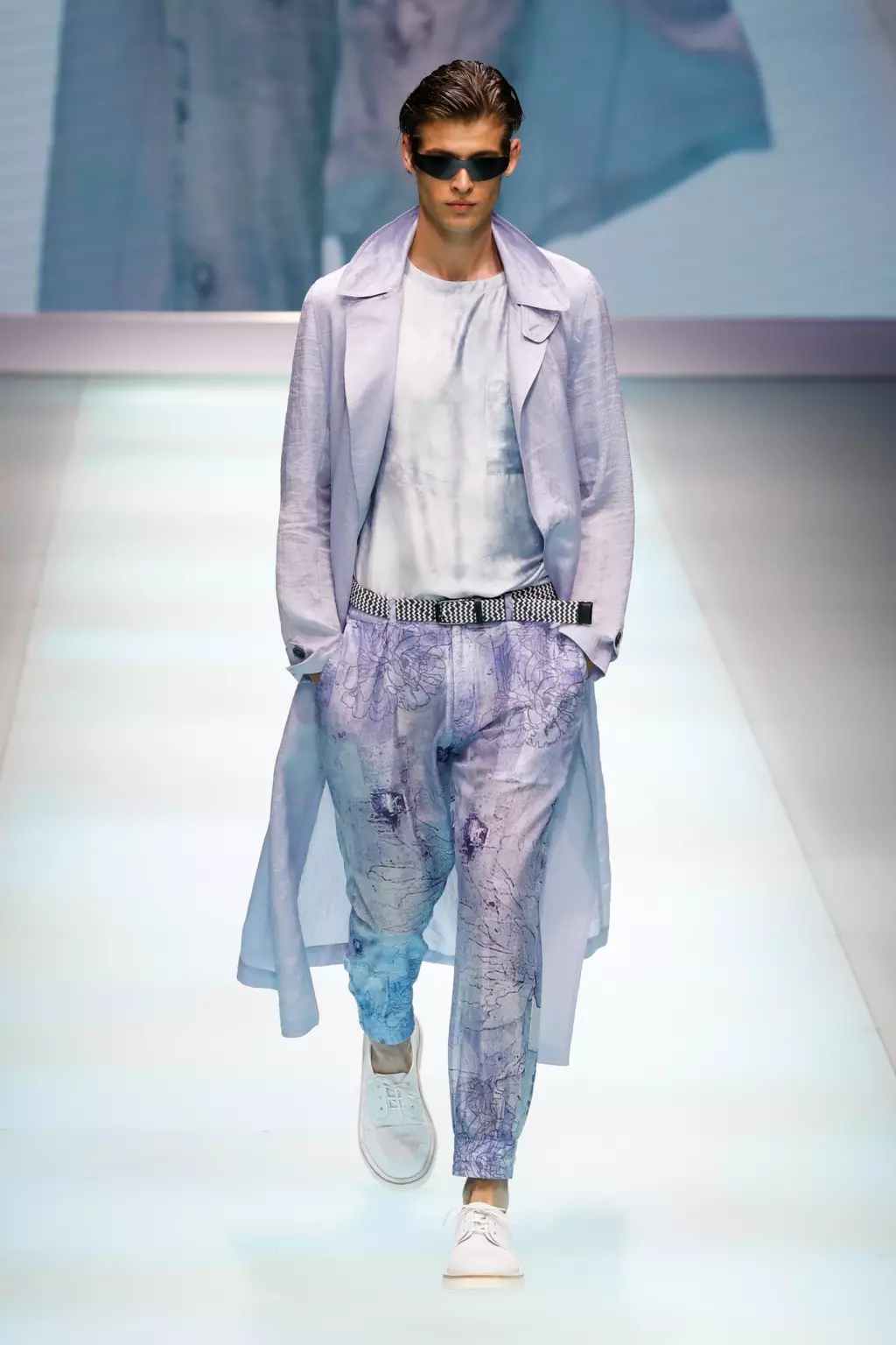 Emporio Armani Prêt à Porter Printemps 2022 8808_39