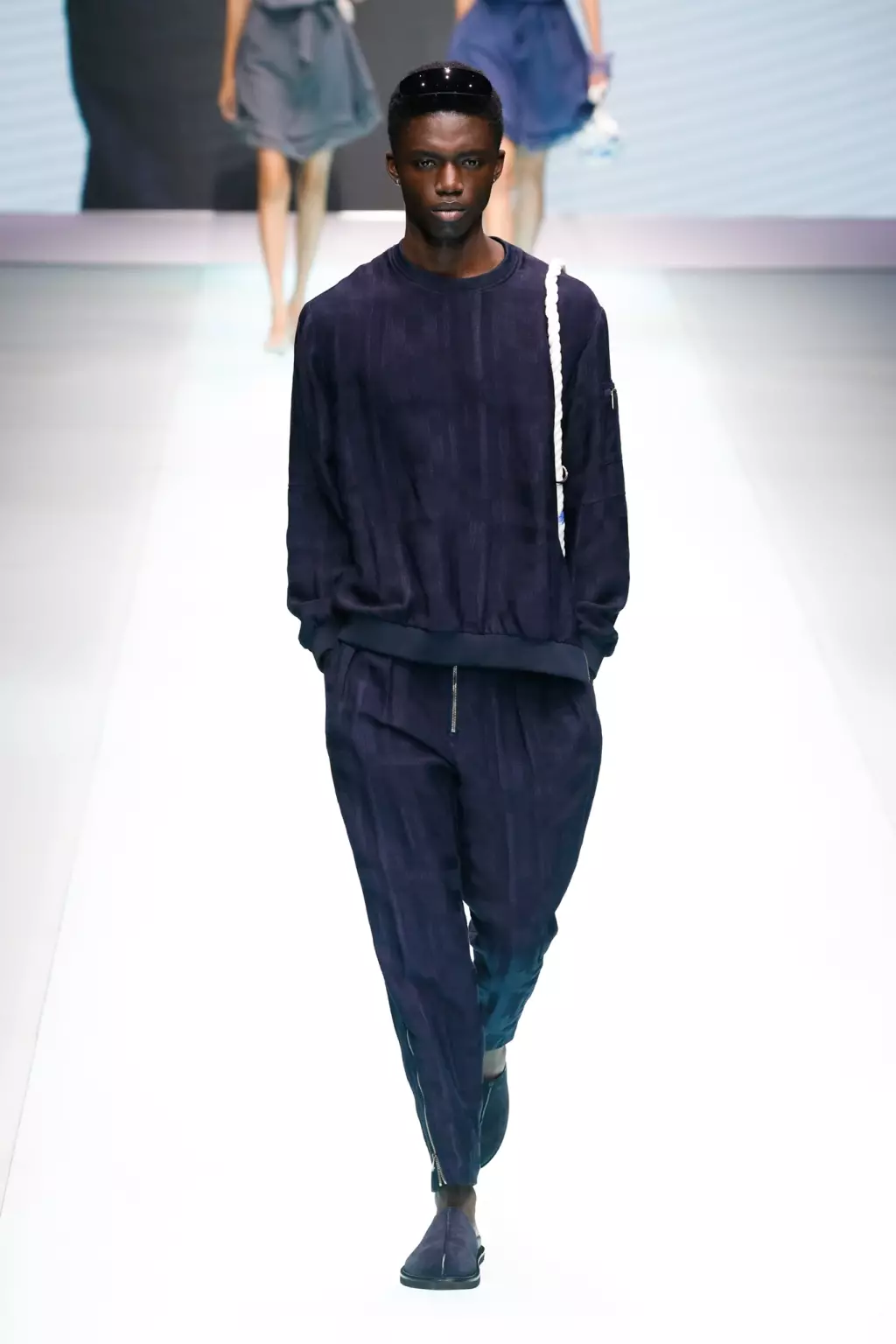 Emporio Armani pronto para usar na primavera de 2022 8808_5