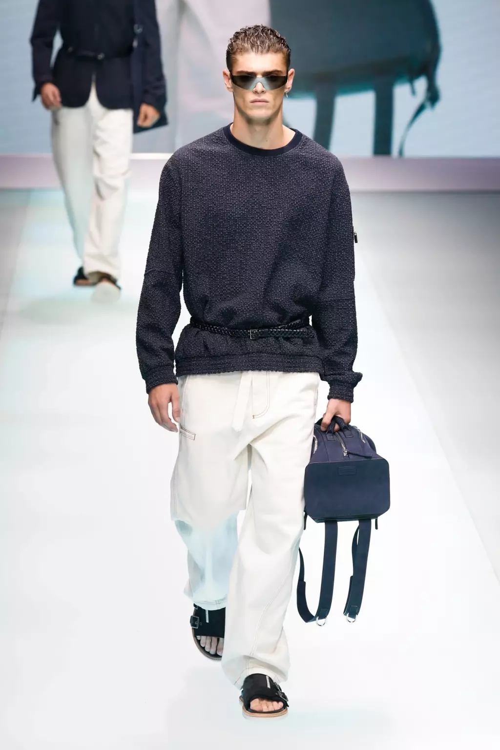 Emporio Armani pronto para usar na primavera de 2022 8808_6