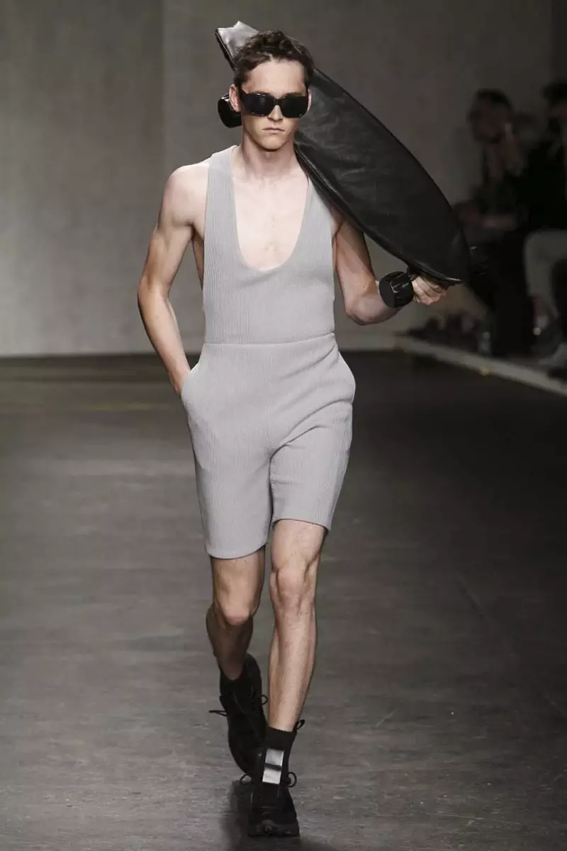 Xander Zhou, desfilada de moda masculina primavera estiu 2015 a Londres