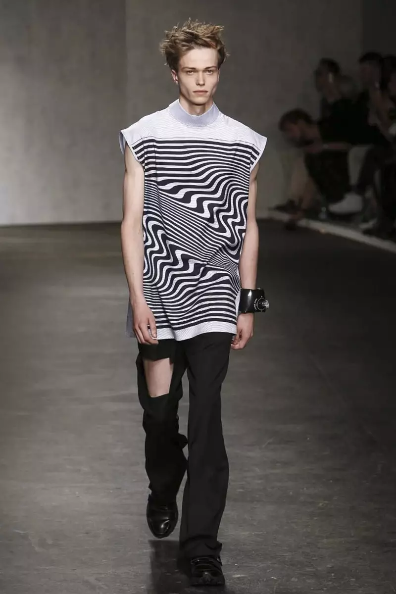 Xander Zhou, Menswear Spring Summer 2015 Fashion Show នៅទីក្រុងឡុងដ៍