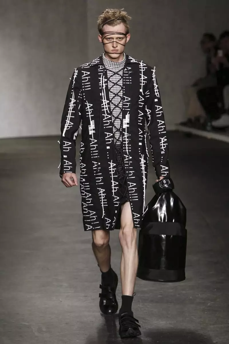 Xander Zhou, desfile de moda masculina primavera verão 2015 em Londres