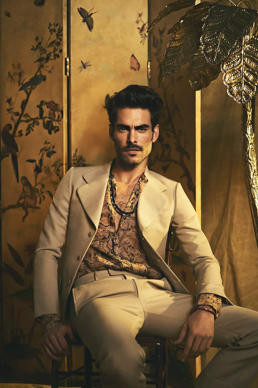 Người mẫu & diễn viên hàng đầu Jon Kortajarena trình diễn trong L'Officiel Ukraine mới của Olivier Yoan