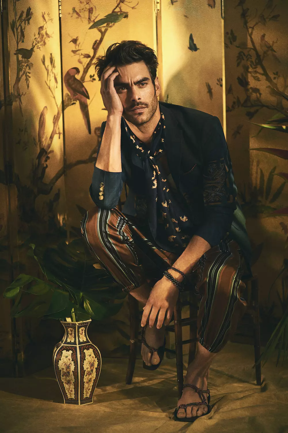 Mwanamitindo na Mwigizaji maarufu Jon Kortajarena ajiua katika L'Officiel mpya ya Ukraine na Olivier Yoan