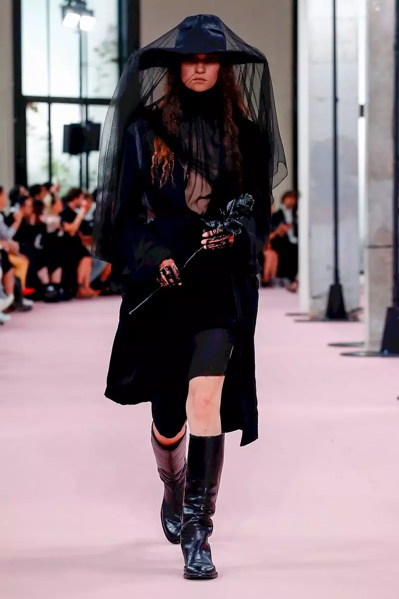 Akanjo lehilahy Ann Demeulemeester lohataona fahavaratra 2019 Paris35