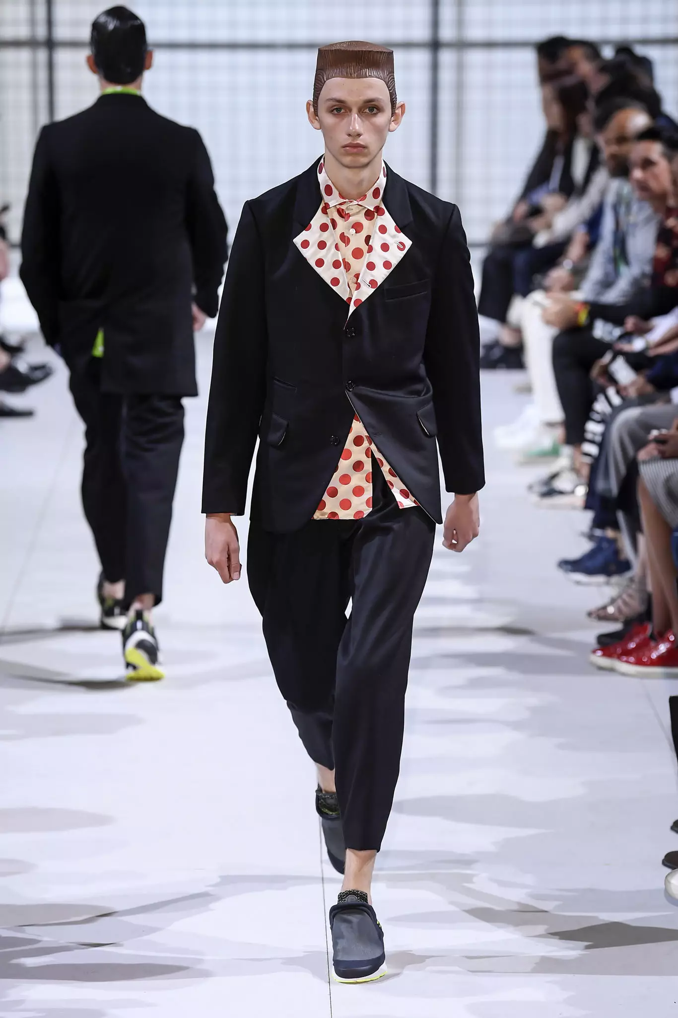 Comme Des Garcons Erkekleriň bahary 2019