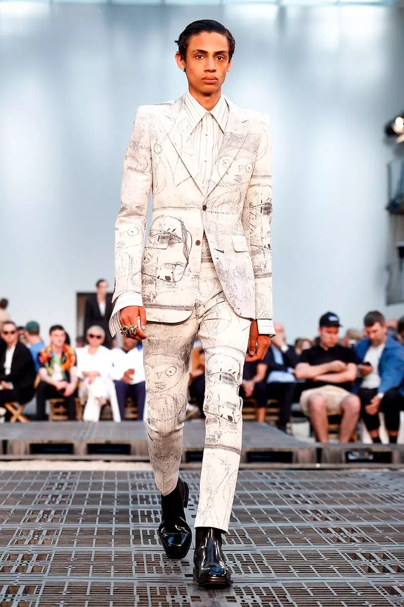 Alexander McQueen férfiruha 2019 tavaszi nyár Párizs12