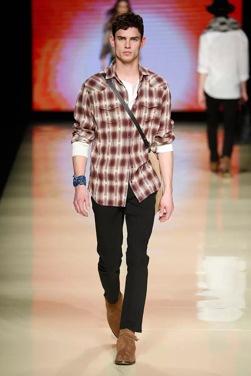 Mango එහි Spring/Summer 2015 එකතුව 080 Barcelona Fashion අතරතුර පෙන්වීය.