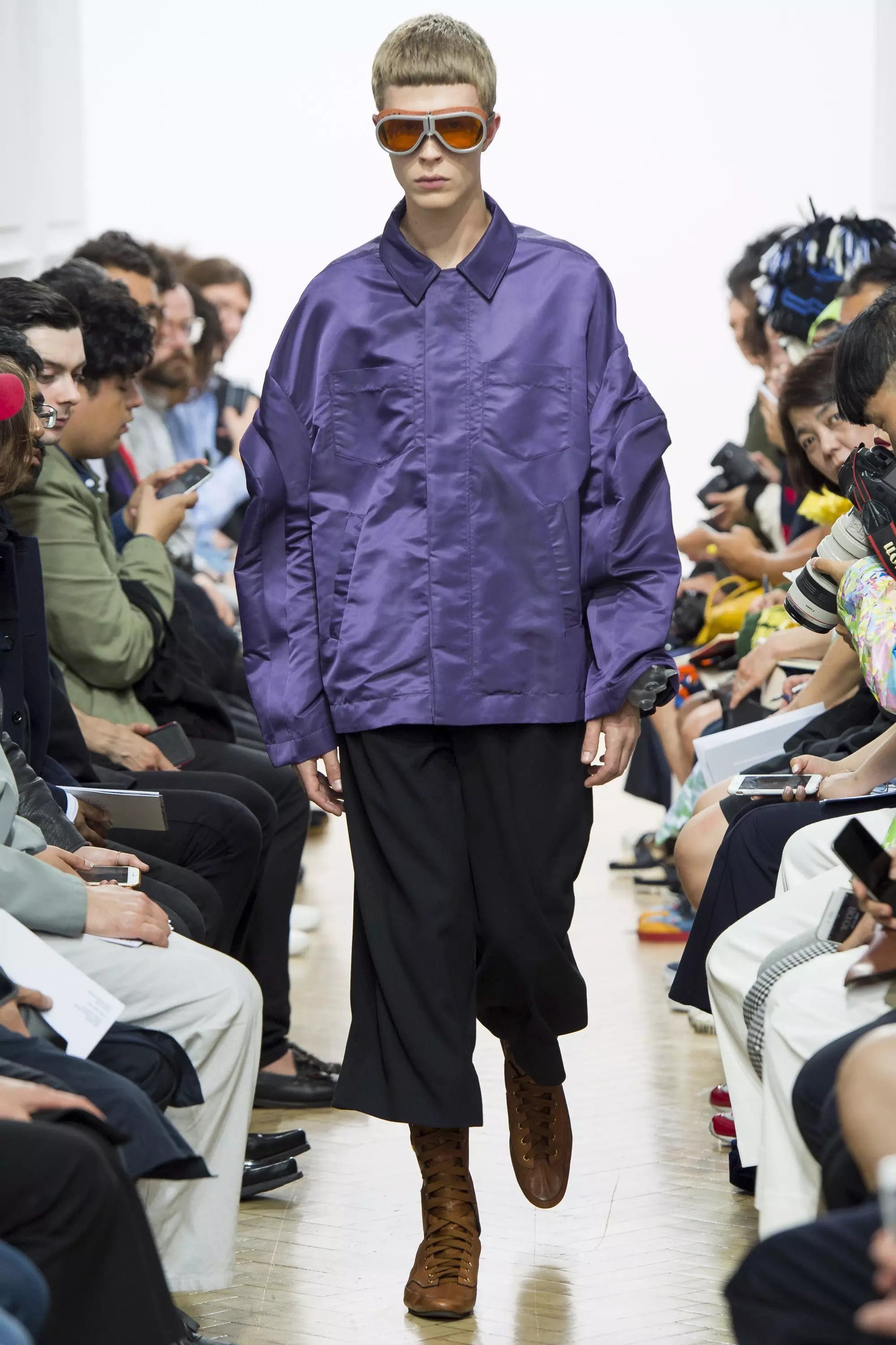 J.W. ANDERSON MENSWEAR PRINTEMPS ÉTÉ 2017 LONDRES (6)