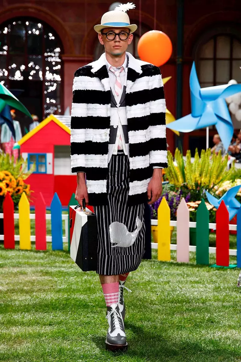 Thom Browne Menswear Caij Nplooj Ntoos Hlav 2019 Paris33