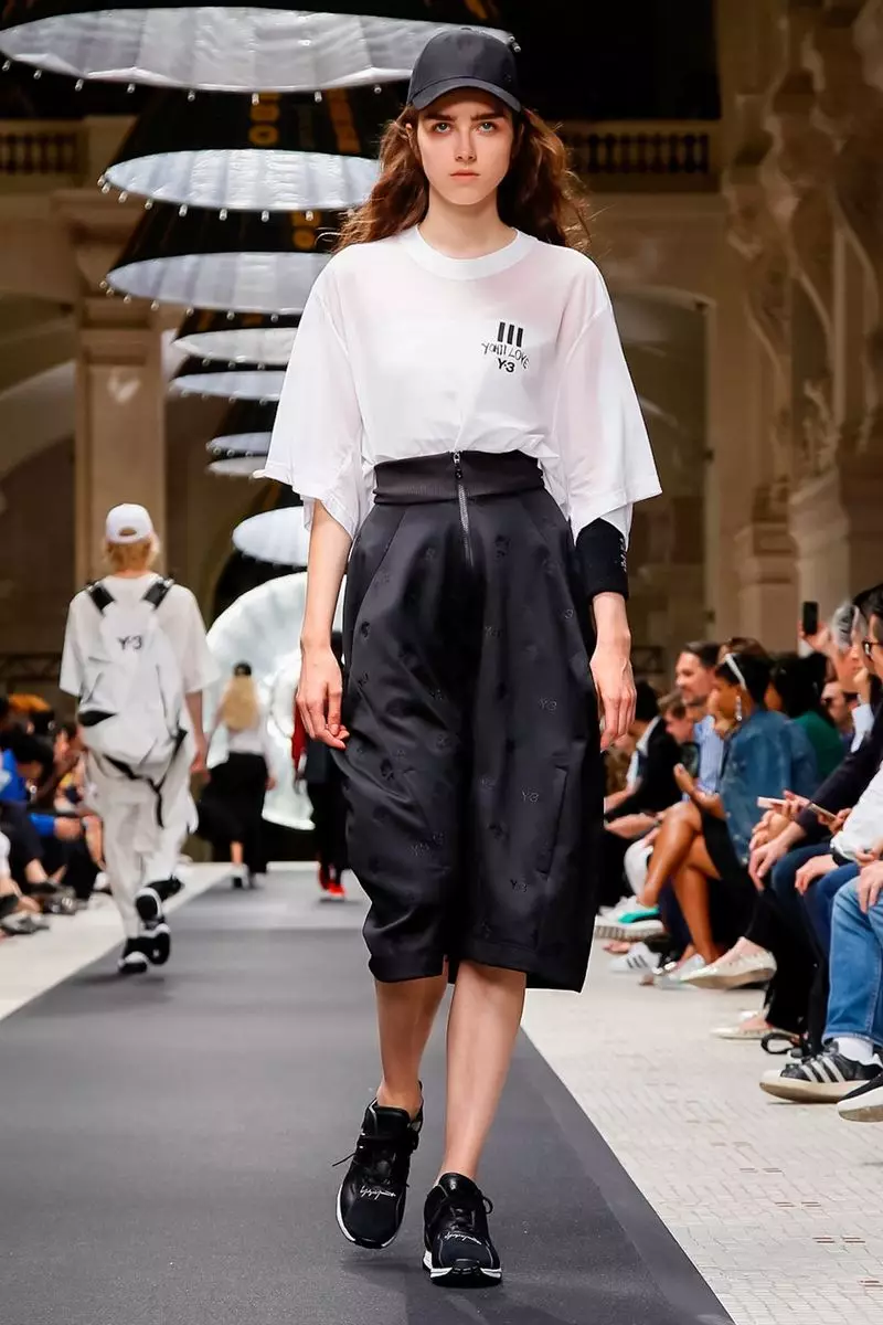 Y-3 Gizonezkoen arropa 2019ko udaberria udara Paris44