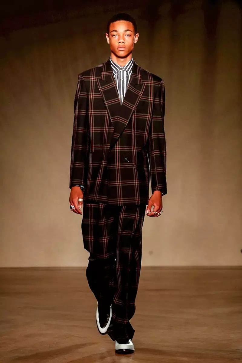 Paul Smith Menswear Caij Nplooj Ntoos Hlav 2019 Paris44