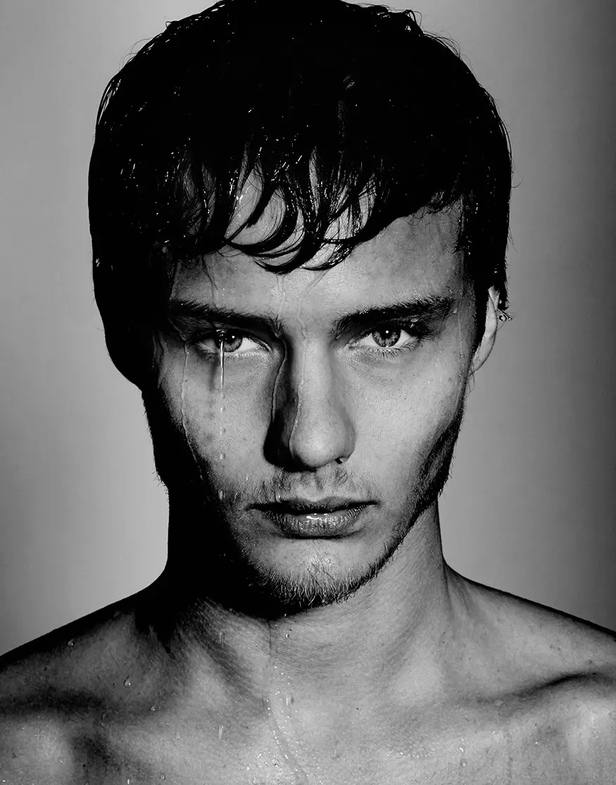 Justin Barnhill oleh Yu Tsai