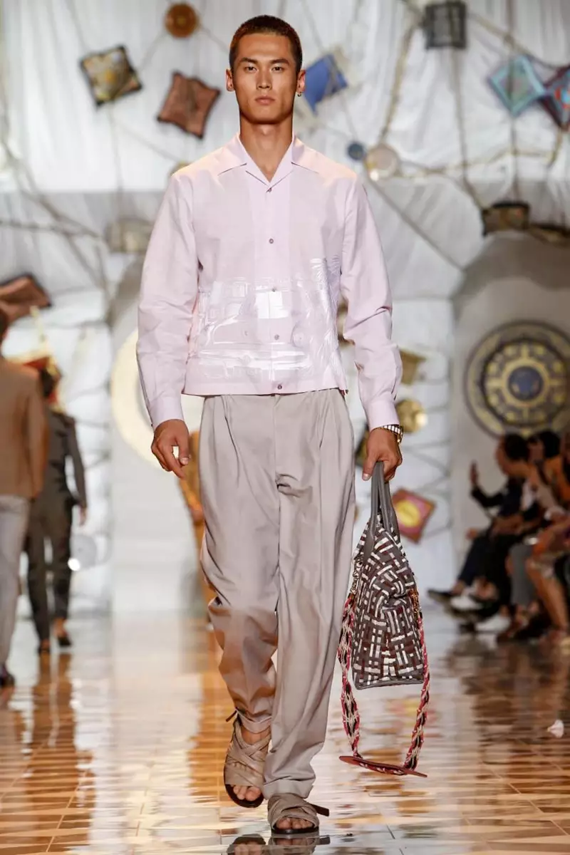 Versace, Panlalaki, Ting-init sa Tingpamulak, 2015, Fashion Show sa Milan