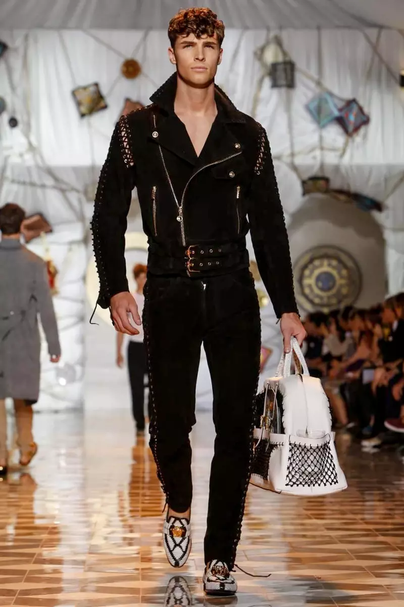 Versace, Kişi geyimləri, Yaz Yayı, 2015, Milanda moda nümayişi