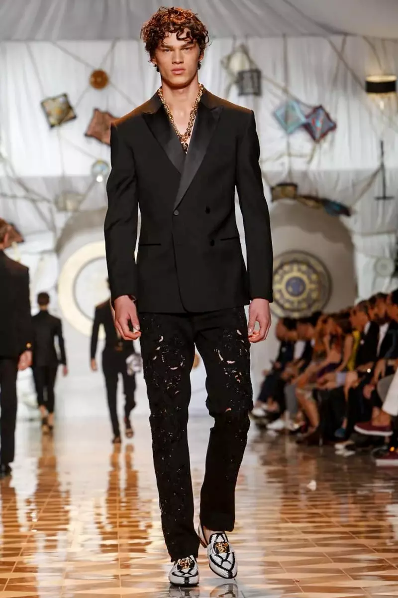 Versace، Menswear، د پسرلي دوبي، 2015، په میلان کې د فیشن شو