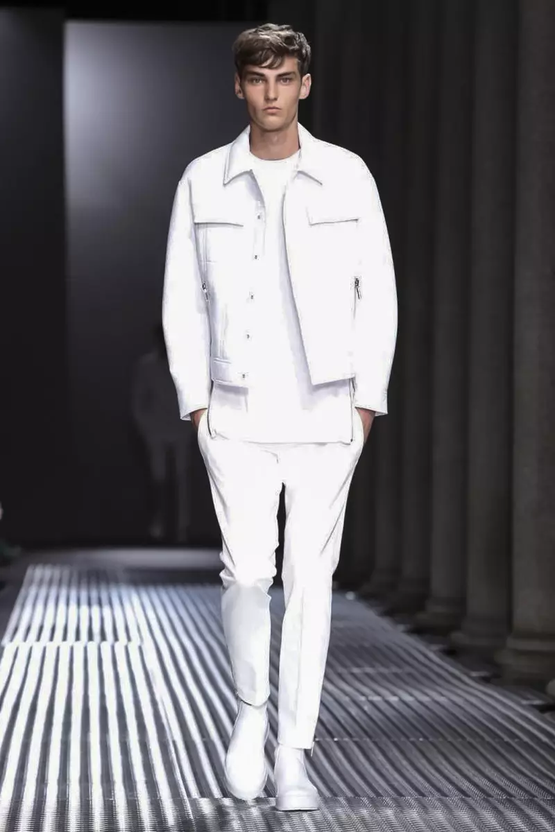 Nchịkọta Neil Barrett Menswear Summer Summer 2015 na Milan