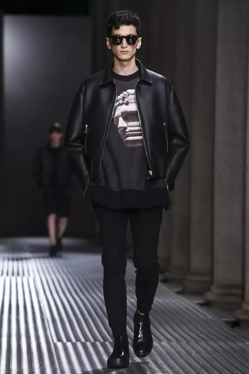 Coleção de roupas masculinas Neil Barrett primavera verão 2015 em Milão