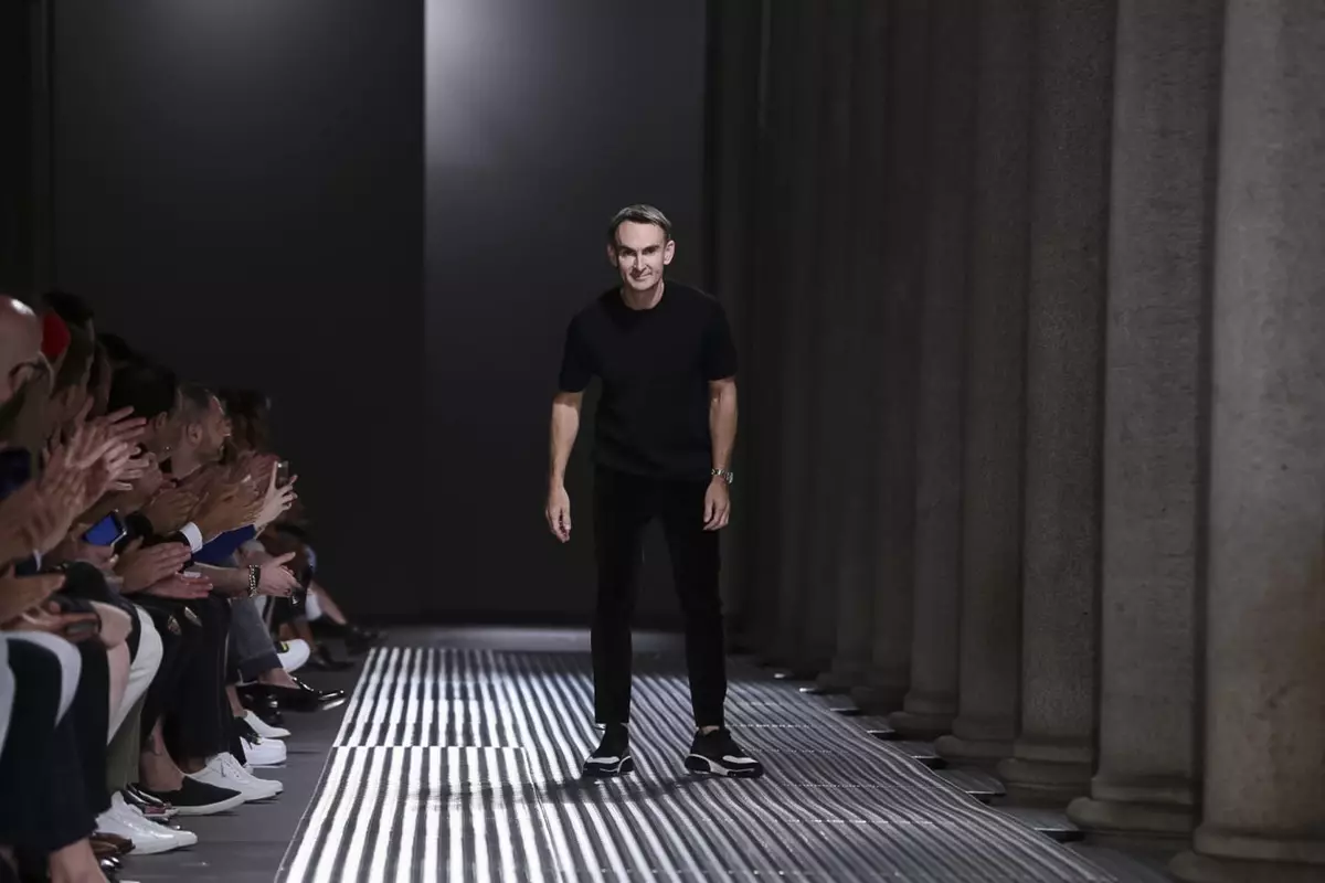 Neil Barrett Menswear Collection Rebbiegħa Sajf 2015 f'Milan