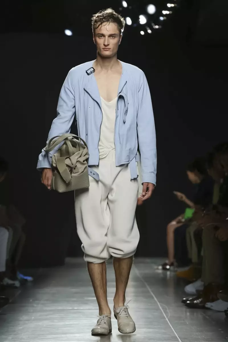 แฟชั่นโชว์ Bottega Veneta, Menswear Colletion Spring Summer 2015 ในมิลาน