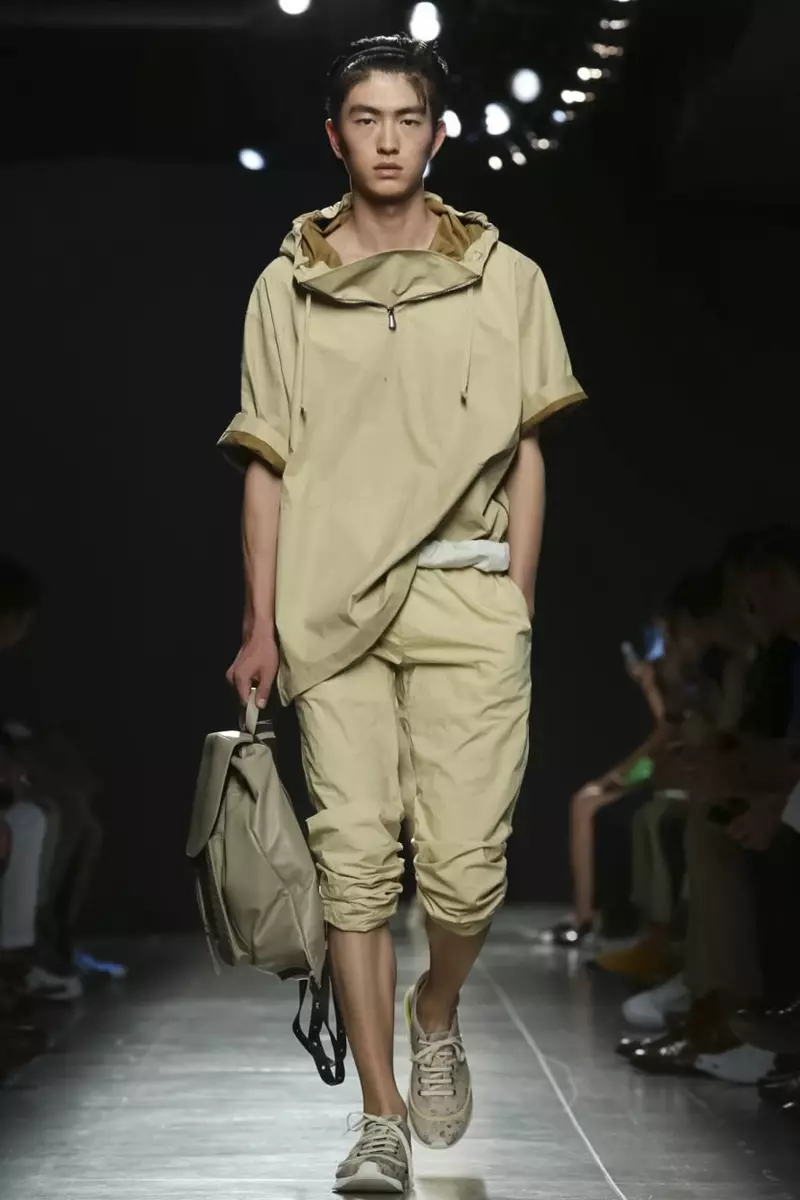 Bottega Veneta modevisning, herrkollektion vårsommar 2015 i Milano