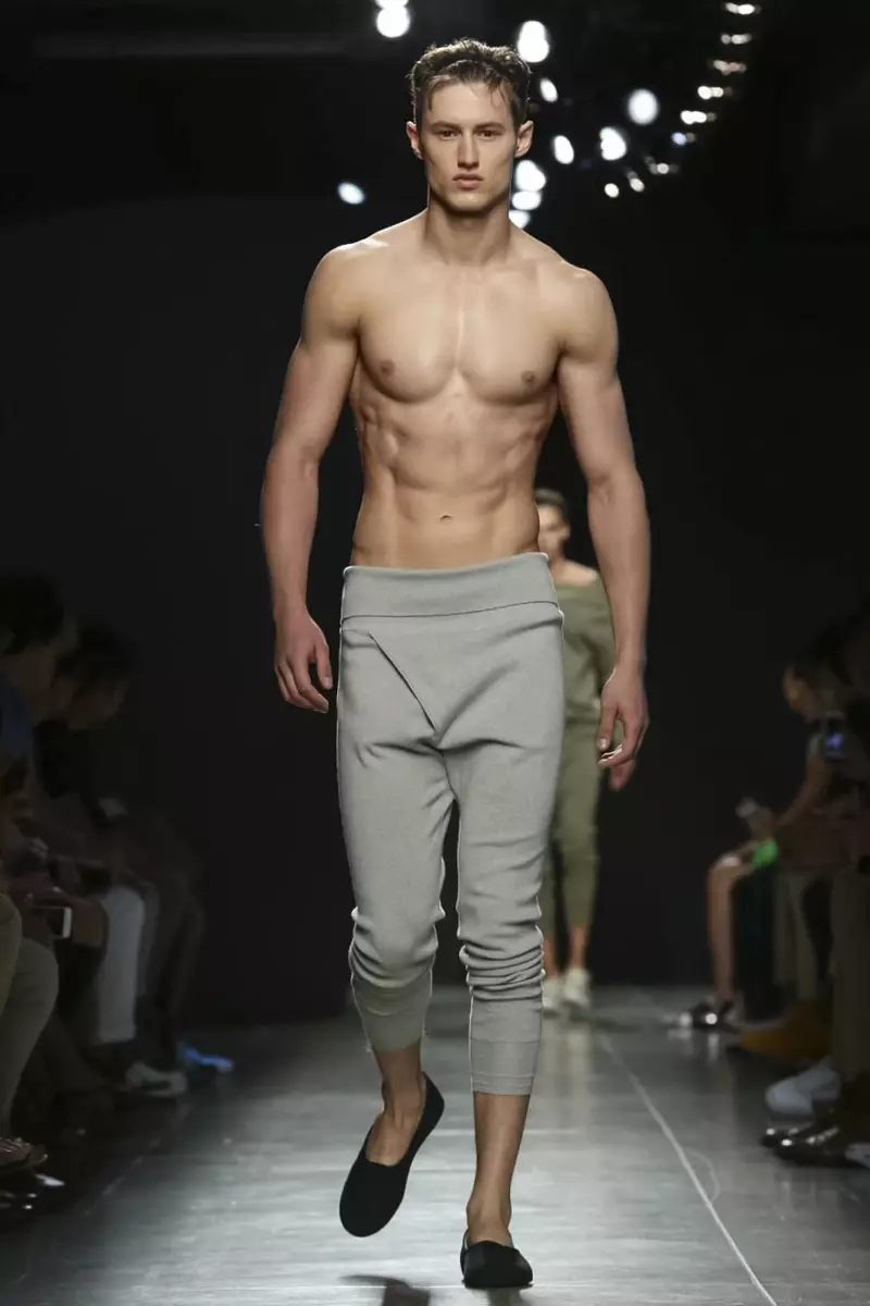 แฟชั่นโชว์ Bottega Veneta, Menswear Colletion Spring Summer 2015 ในมิลาน