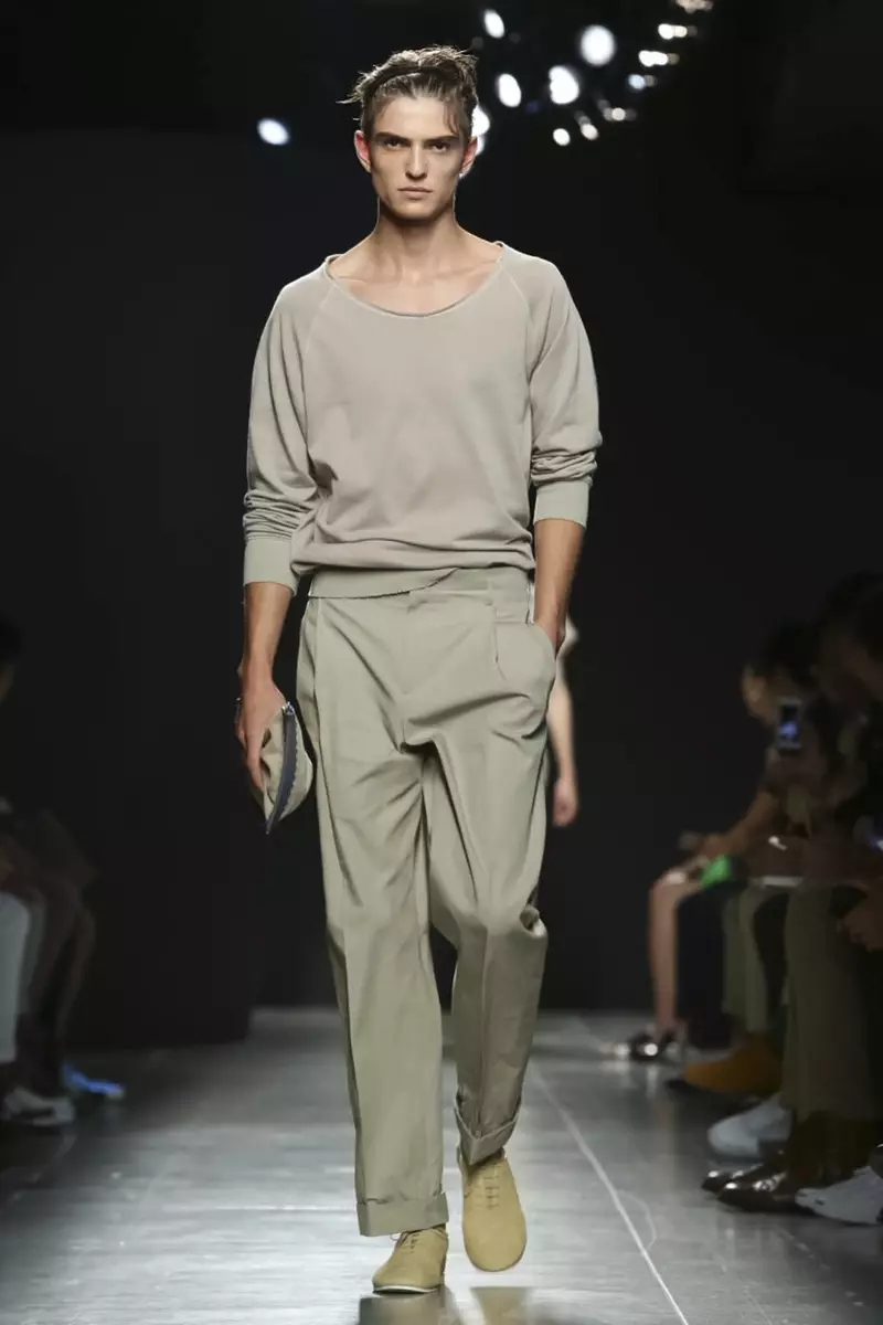 แฟชั่นโชว์ Bottega Veneta, Menswear Colletion Spring Summer 2015 ในมิลาน