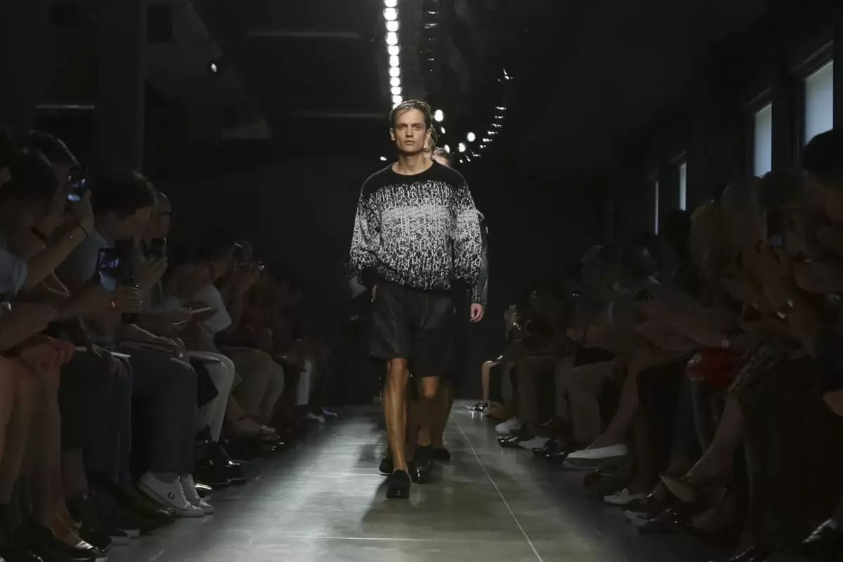 Prezentare de modă Bottega Veneta, colecția de îmbrăcăminte pentru bărbați primăvară vară 2015 la Milano