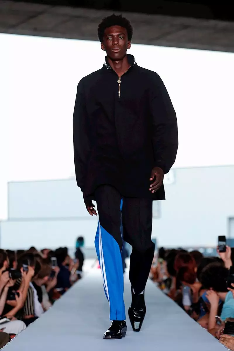 Vetements พร้อมที่จะสวมใส่ Spring Summer 2019 Paris19