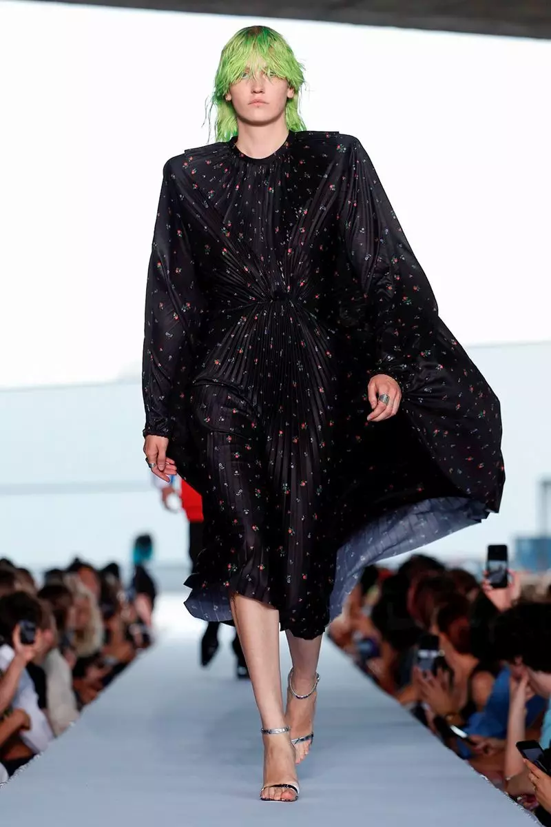 Vetements vonona hitafy lohataona fahavaratra 2019 Paris39