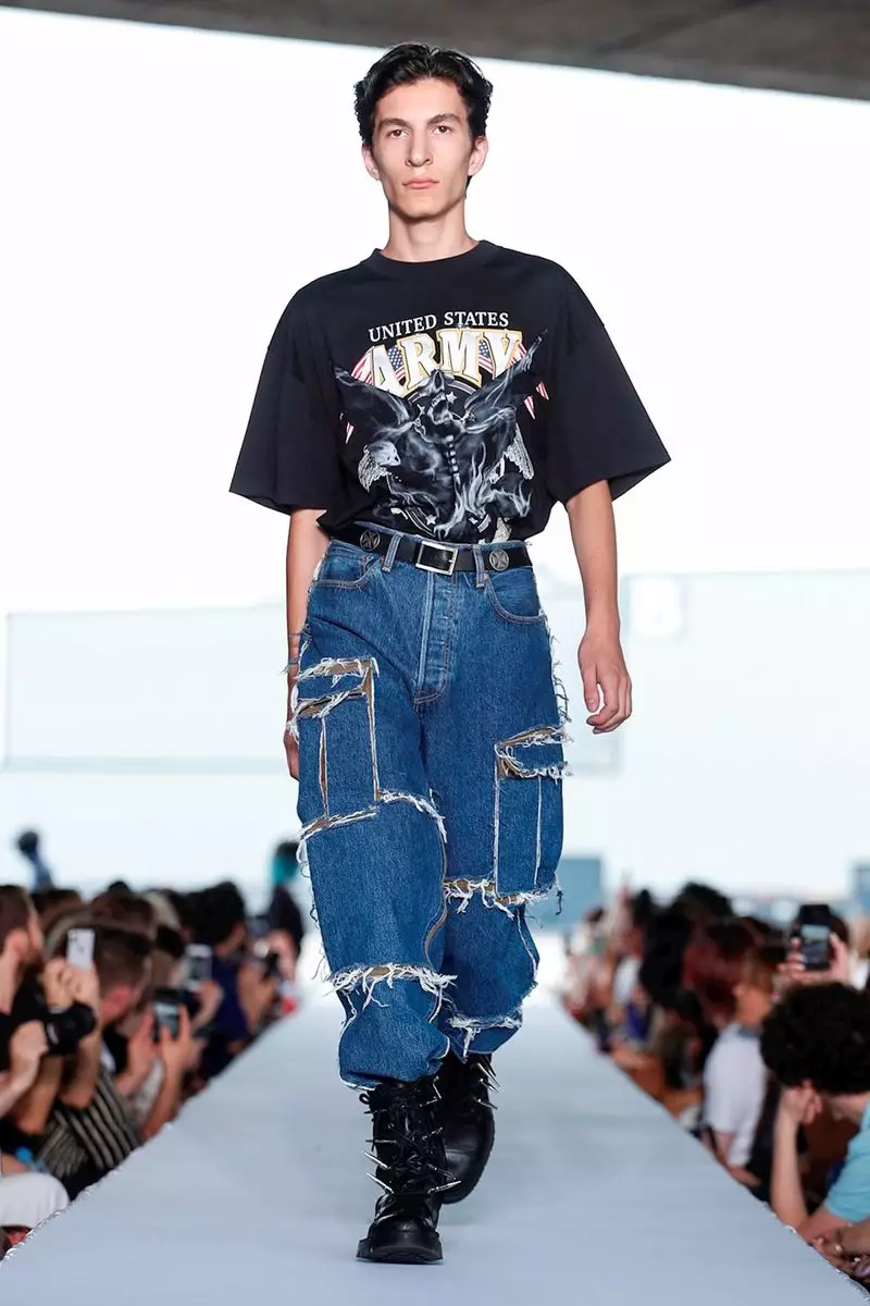 Vetements พร้อมที่จะสวมใส่ Spring Summer 2019 Paris49