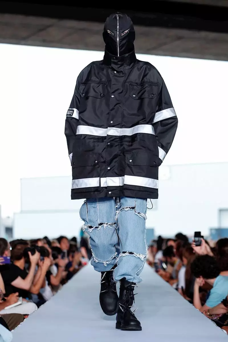 Vetements 2019ko udaberria janzteko prest Paris50