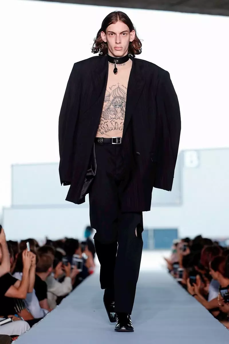 Vetements 2019ko udaberria janzteko prest Paris62