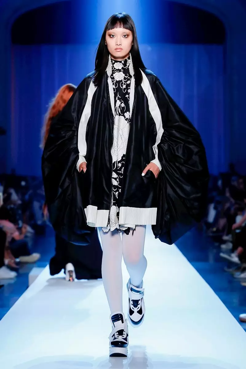 Jean Paul Gaultier Couture Caij Nplooj Ntoos Hlav 2018 Paris22