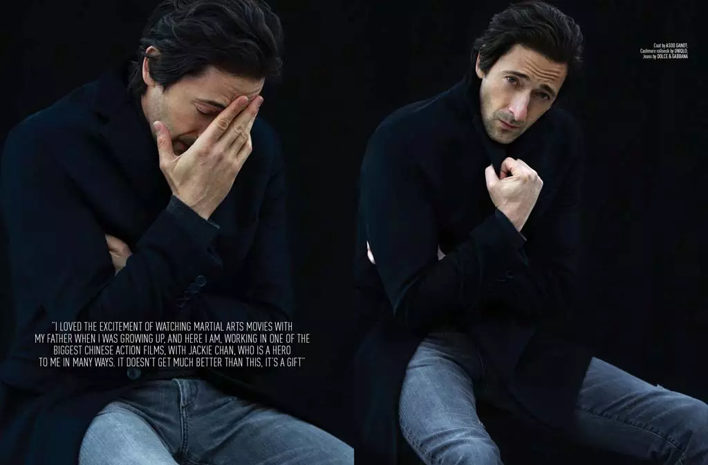 Aktor Adrien Brody pozuje w obiektywie nowojorskiego fotografa mody Karla Simone dla wydania August Man Malaysia w lutym 2015. Dyrektor kreatywny: Melvin Chan, stylizowany przez Jenesee Utley. Można przeczytać bardzo ciekawą recenzję aktorskiej kariery Brody'ego napisaną przez Rubina Khoo, podczas gdy aktor pozuje w modnych ciuchach m.in. Dolce&Gabbana, John Varvatos, Uniqlo i Tommy Hilfiger.