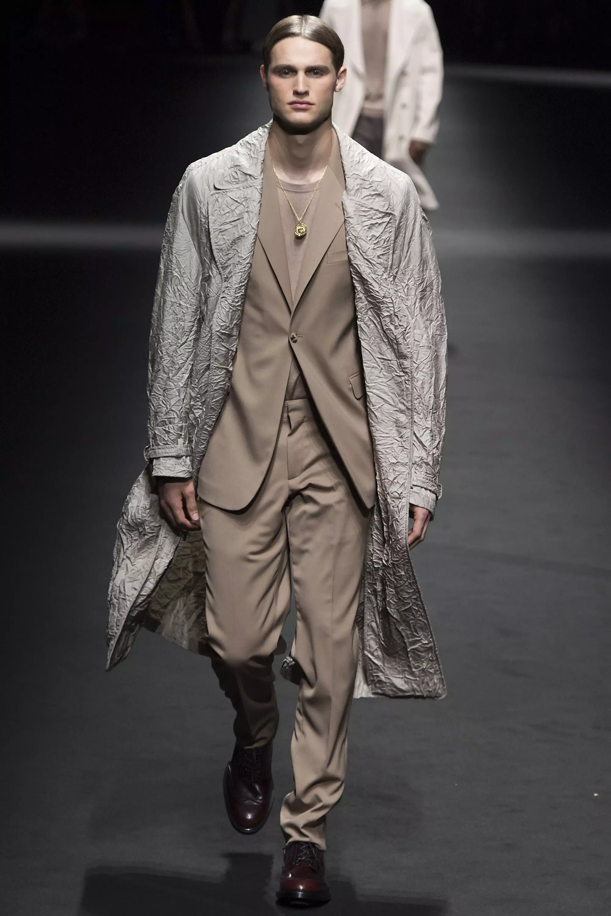 VERSACE MENSWEAR KEVÄT KESÄ 2017 MILANO (15)